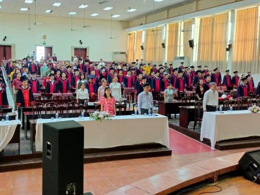 Hình ảnh toàn cảnh buổi lễ bế giảng tại Hồ Chí Minh