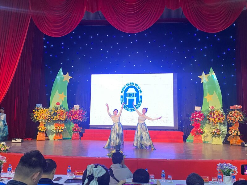 Văn nghệ lễ khai giảng