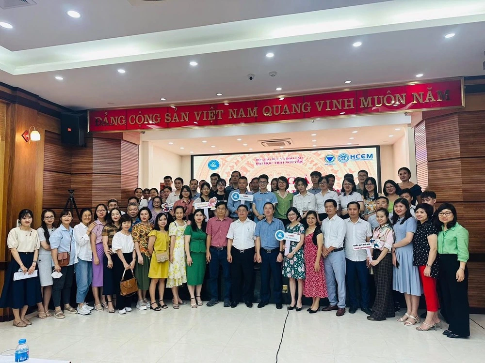 Hình ảnh lưu niệm tại buổi lễ khai giảng trong không khí hân hoan