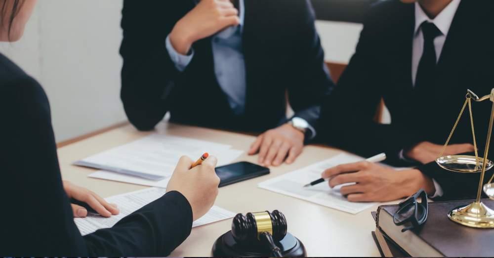 Cơ hội nghề nghiệp ngành luật kinh tế