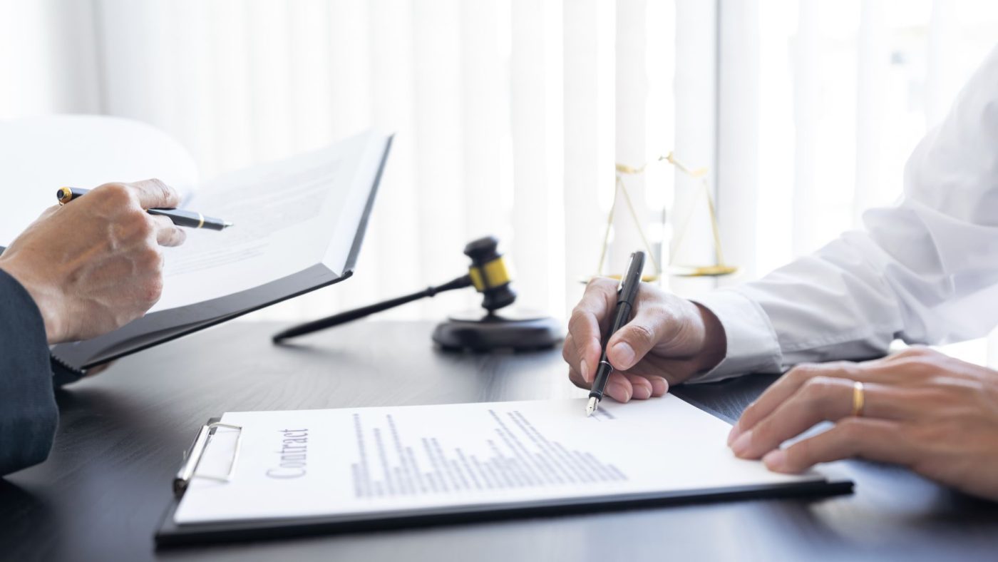 Học luật kinh tế có khó không