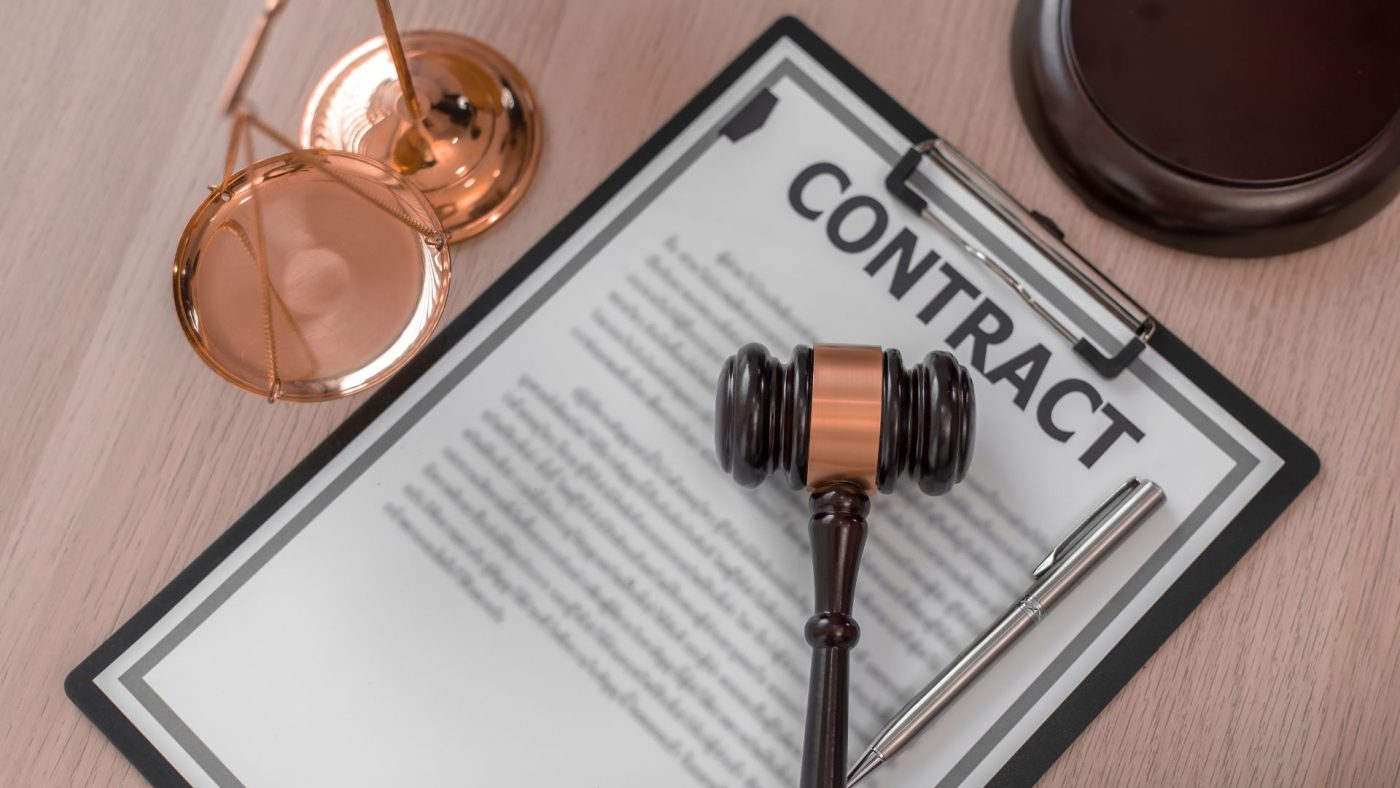 Những khó khăn của ngành Luật kinh tế