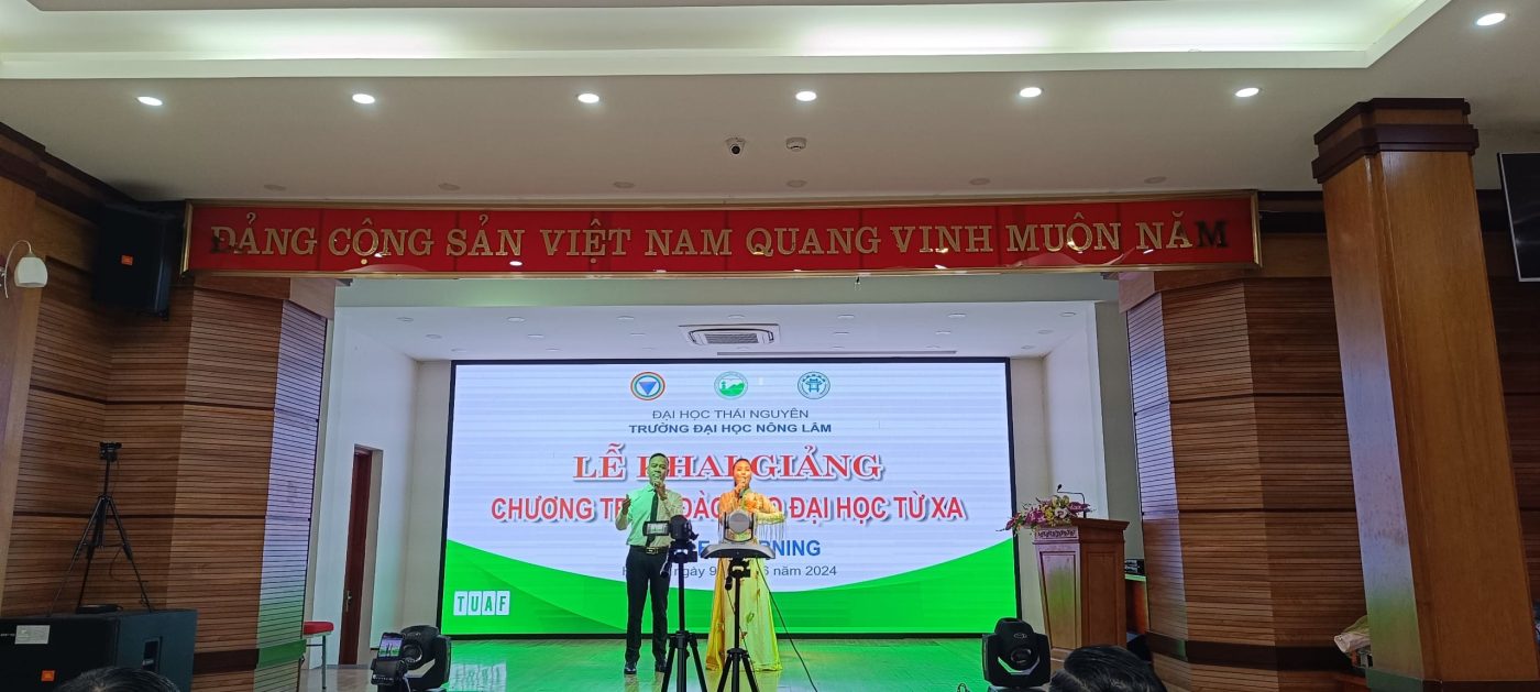 Chương trình văn nghệ tại buổi lễ khai giảng