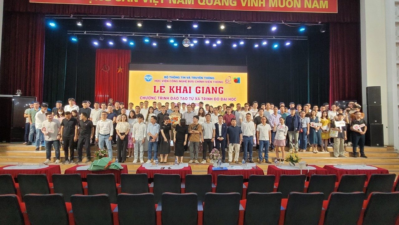 Lễ khai giảng đợt II - Ptit