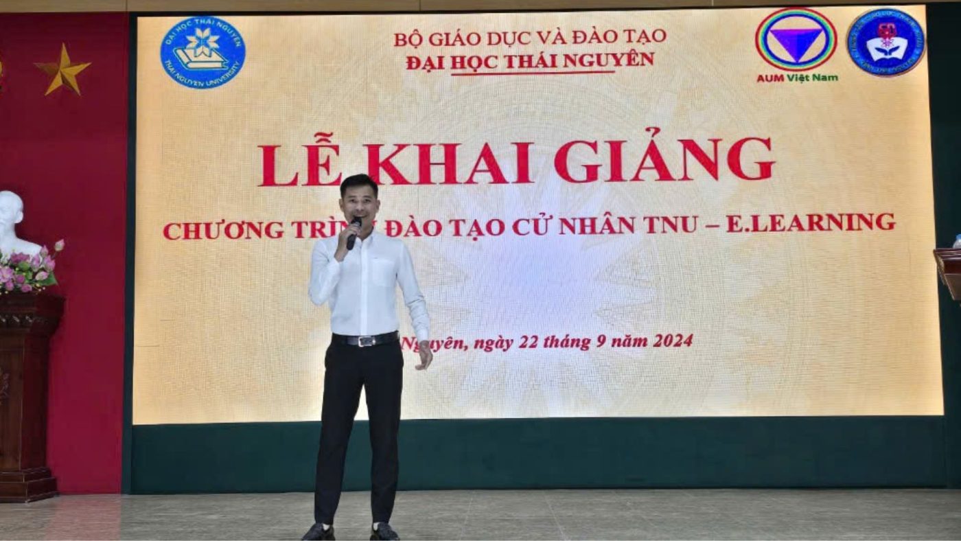 Chương trình văn nghệ chào đón tân sinh viên