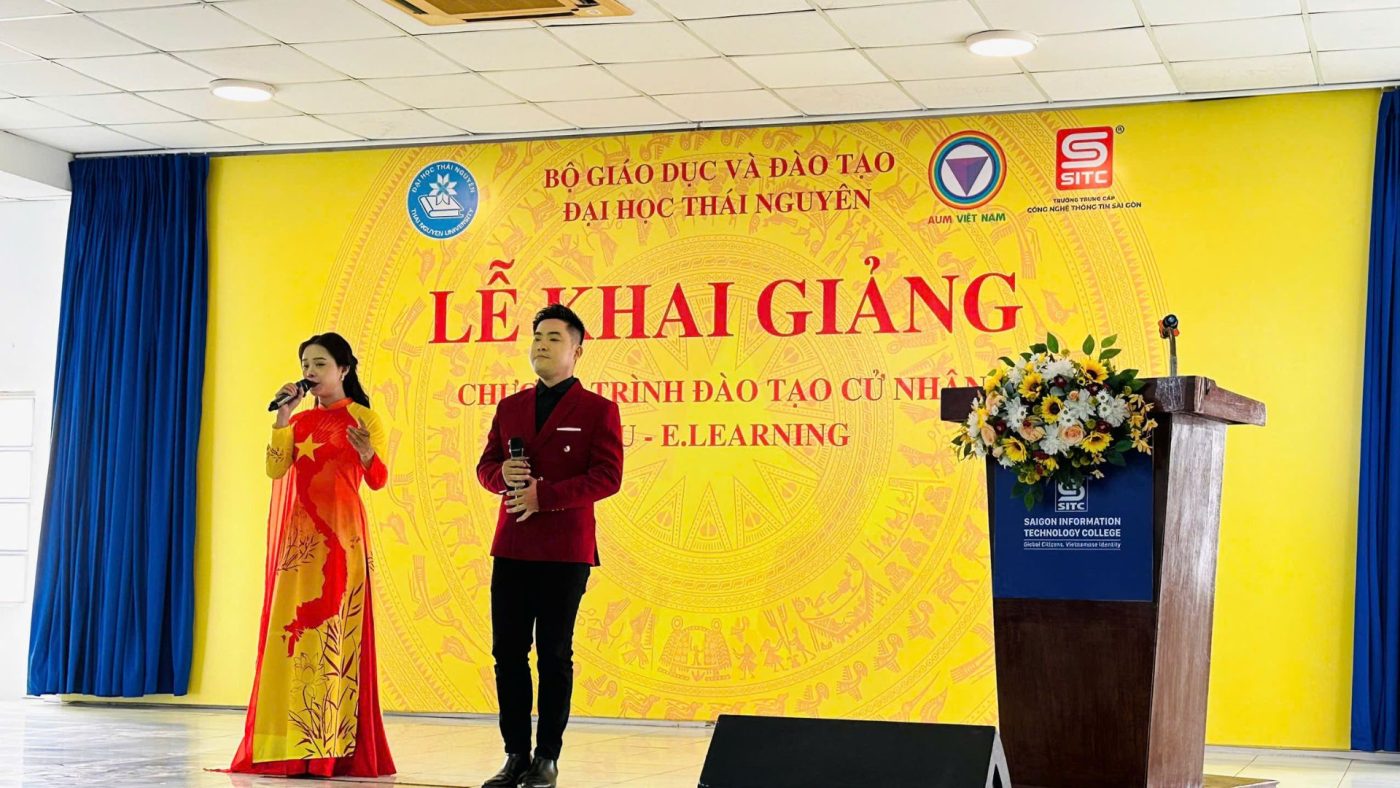 Văn nghệ chào mừng tân sinh viên