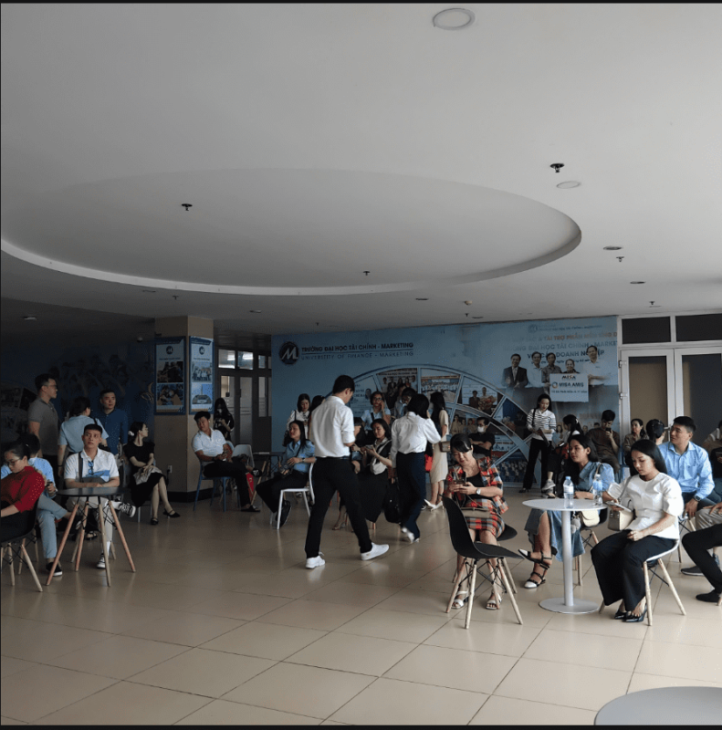 Không khí trước buổi lễ khai giảng và trao bằng tốt nghiệp