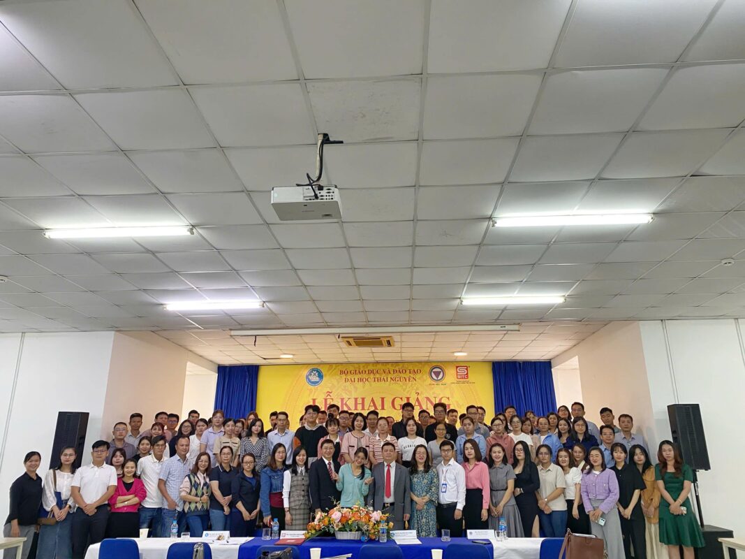 lễ khai giảng hệ từ xa Đại Học Thái Nguyên