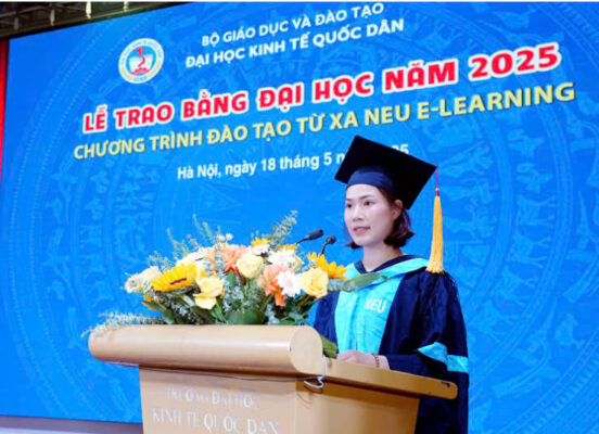 Đại diện tân cử nhân phát biểu cảm nghĩ sâu sắc