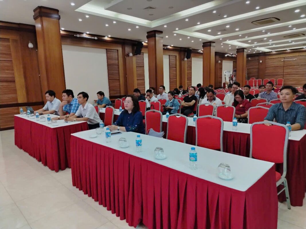 Ban lãnh đạo tham dự buổi lễ