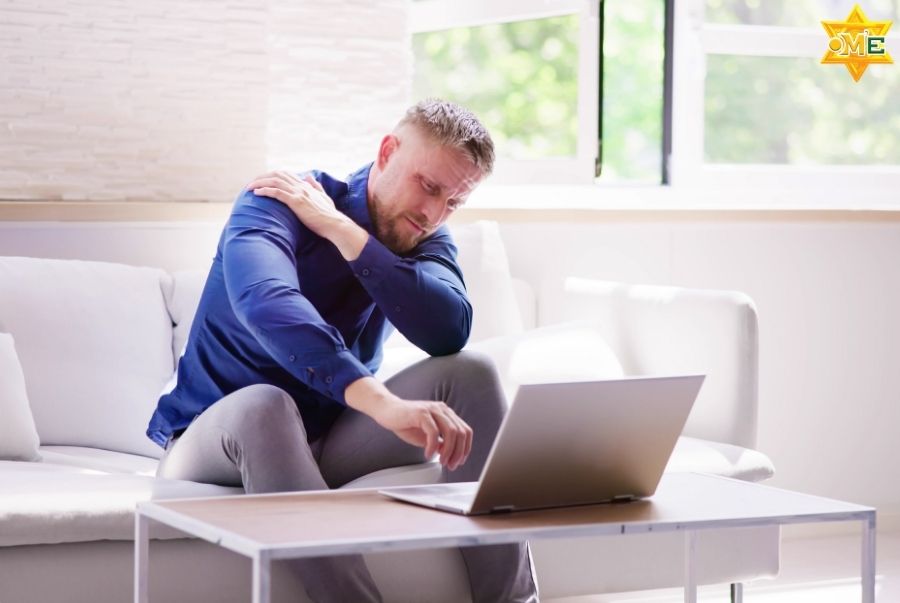 Nguyên nhân gây đau vai gáy ở dân công sở